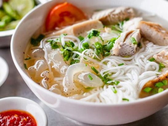 bun-ca-sua-rice-vermicelli-with-grilled-fish-and-jellyfish-nha-trang-3